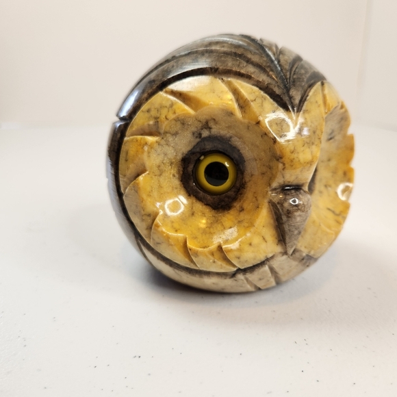Alabaster Owl Paperweight Carved Italy Stone Decor Vintage 1940s Boho Figurine - Picture 2 of 7